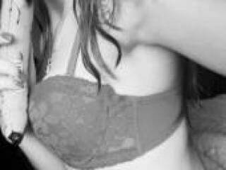 צ'אט וידאו ארוטי shybabe