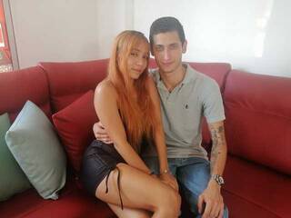 צ'אט וידאו ארוטי Silverfoxxhot