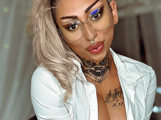 צ'אט וידאו ארוטי SilviaPinkerbell