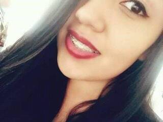 צ'אט וידאו ארוטי Simone-Allen