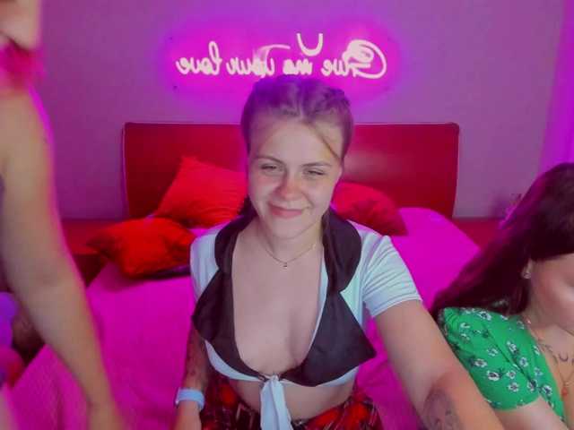 צילומי מסך משודרים SixNipples