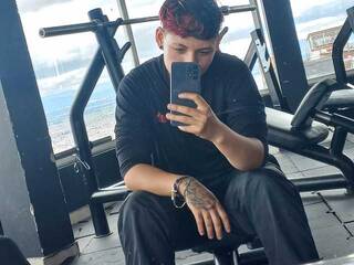 צ'אט וידאו ארוטי slut-tom1