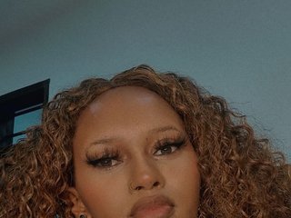 צ'אט וידאו ארוטי SlutyMuse