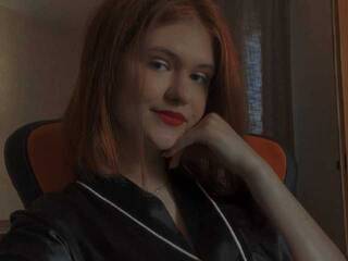 צ'אט וידאו ארוטי SlyFoxEva