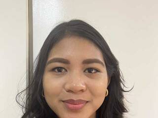 צ'אט וידאו ארוטי smiling-4u