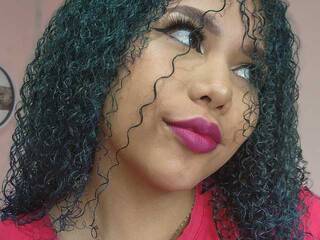 צ'אט וידאו ארוטי smiling-curly