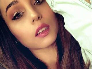 צ'אט וידאו ארוטי sofia-swett