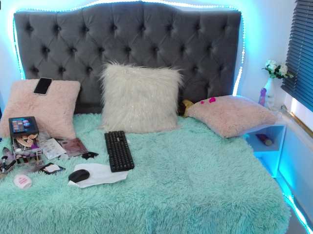 צילומי מסך משודרים SofiEvans15