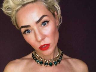 צ'אט וידאו ארוטי Sonya-Fry