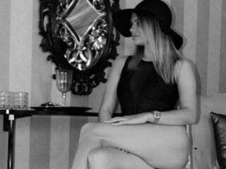 צ'אט וידאו ארוטי sonyajolie