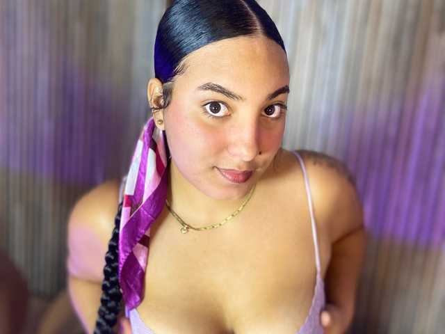 תמונה של הפרופיל Sophia-curvy1