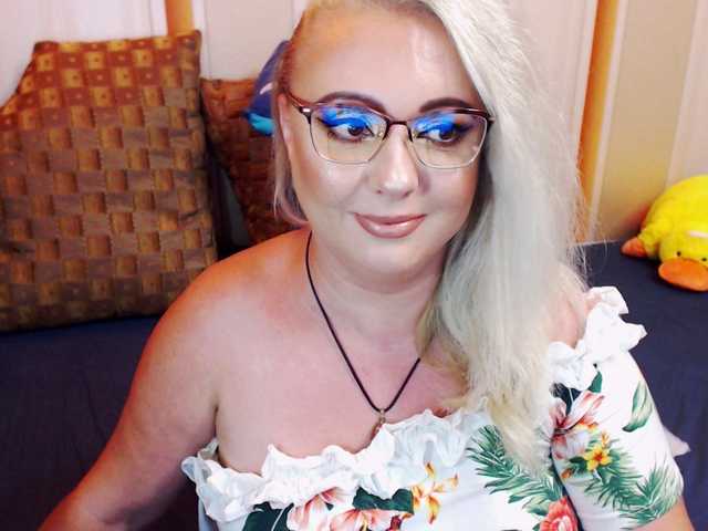 צילומי מסך משודרים SquirtinLeona