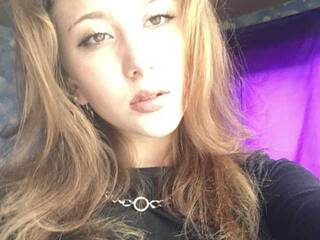 צ'אט וידאו ארוטי Ssaraa