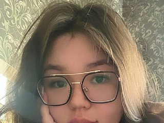 צ'אט וידאו ארוטי Stefanie-Adel