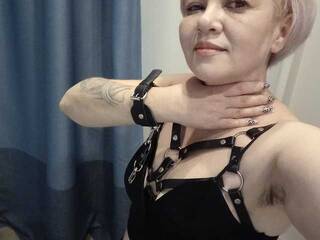 צ'אט וידאו ארוטי Stellablacke