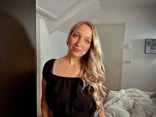 צ'אט וידאו ארוטי Stellapower