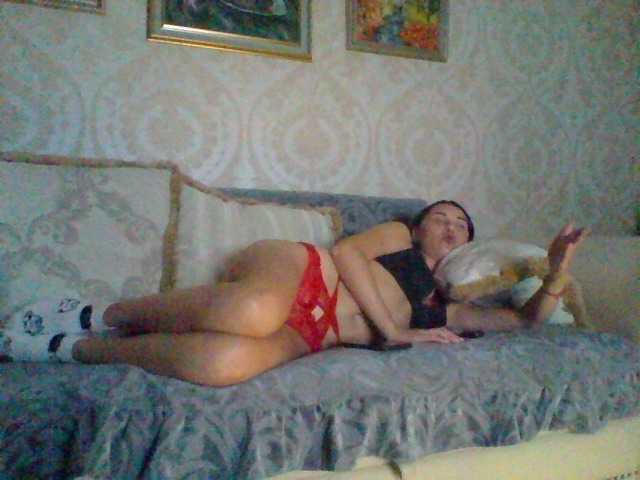 תמונות Suflemilkypie hi boys i veery like u thanks for follow me =**** TODAY I SIT here UNTIL 18: 00. I recommend playing chatbots,I love them very much. Spank me on the ass 70 tokens, air kiss 70 tokens, put me crustacean 70 tokens, I will answer in BOS 70 tokens