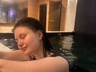 צ'אט וידאו ארוטי Sunny-Smail