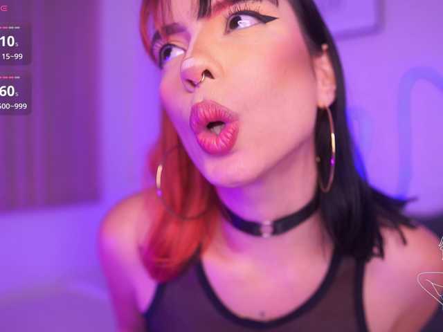צילומי מסך משודרים SusannaMoree