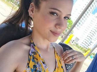 צ'אט וידאו ארוטי sweet--april