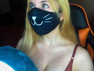 צ'אט וידאו ארוטי Sweet-Loli