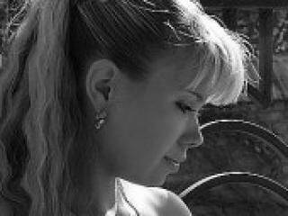 צ'אט וידאו ארוטי sweetlilia