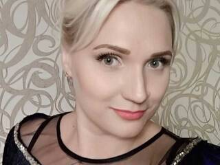 צ'אט וידאו ארוטי SweetRedDeva