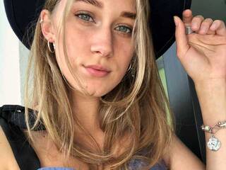 צ'אט וידאו ארוטי SweetSofie18