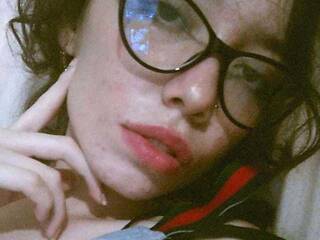 צ'אט וידאו ארוטי Syler--