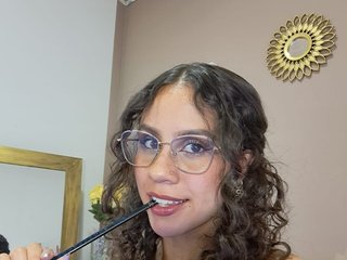 צ'אט וידאו ארוטי SylvannaMorelli