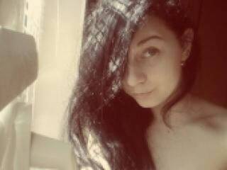 צ'אט וידאו ארוטי tanika22