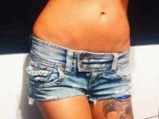 צ'אט וידאו ארוטי tatitattoo