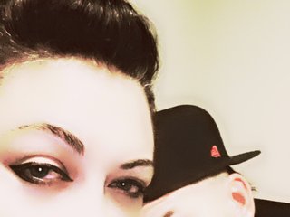 צ'אט וידאו ארוטי T-and-A-13