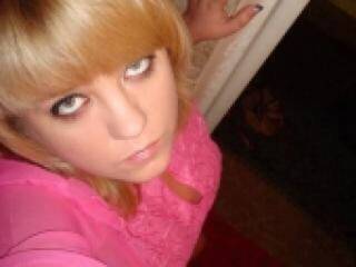 צ'אט וידאו ארוטי teenyblond