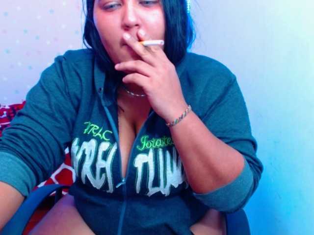 תמונות Themistress #findom #smoke #mistress #bigboobs #sph #lovense