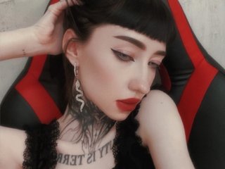 צ'אט וידאו ארוטי ThinWhiteDuchess