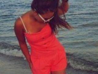 צ'אט וידאו ארוטי tianne