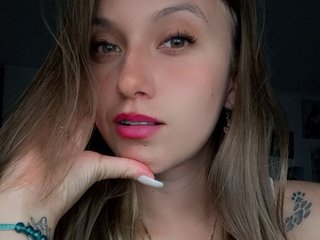 צ'אט וידאו ארוטי Tifannyy22