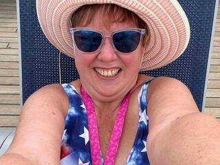 צ'אט וידאו ארוטי TightKitty55