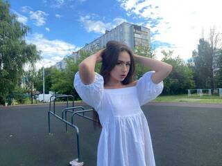 צ'אט וידאו ארוטי tina-mess