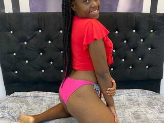 צ'אט וידאו ארוטי Tinabrowwn