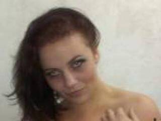 צ'אט וידאו ארוטי tinalion