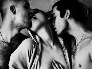 צ'אט וידאו ארוטי Titanium003