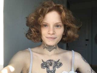 צ'אט וידאו ארוטי Toninita