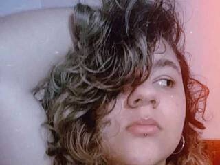 צ'אט וידאו ארוטי tuti-lii