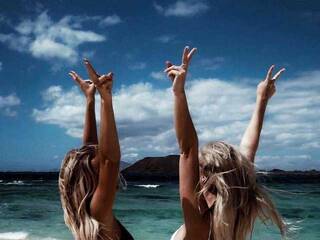 צ'אט וידאו ארוטי twosexyandhotgirls