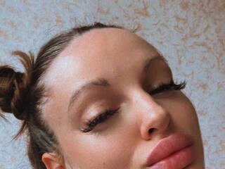 צ'אט וידאו ארוטי Tytione