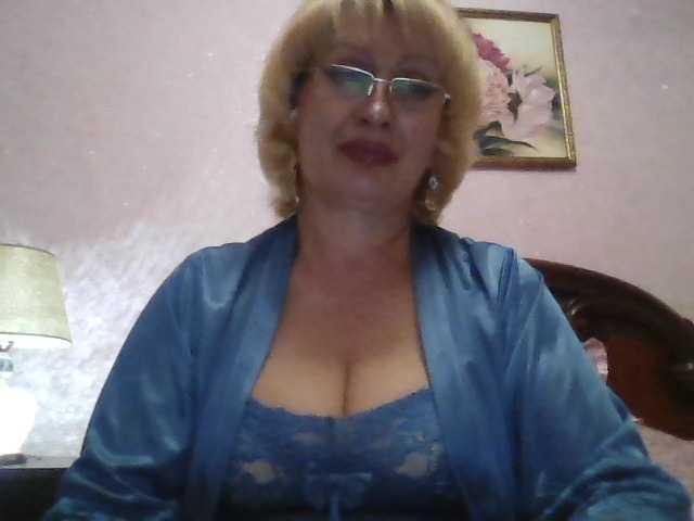 תמונות _mamasita_ Greetings, my dears: * Welcome im my room. I will be glad to your attention and gifts :) I'm collecting tokens for a better camera. Need @remain :*