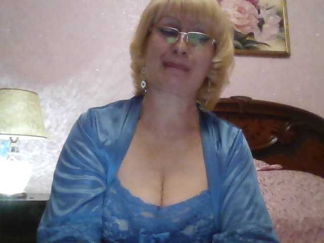 תמונות _mamasita_ Greetings, my dears: * Welcome im my room. I will be glad to your attention and gifts :) I'm collecting tokens for a better camera. Need @remain :*