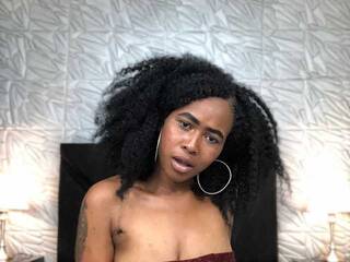 צ'אט וידאו ארוטי ValentinaRobert